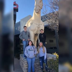 Meet your Posher, Kelley